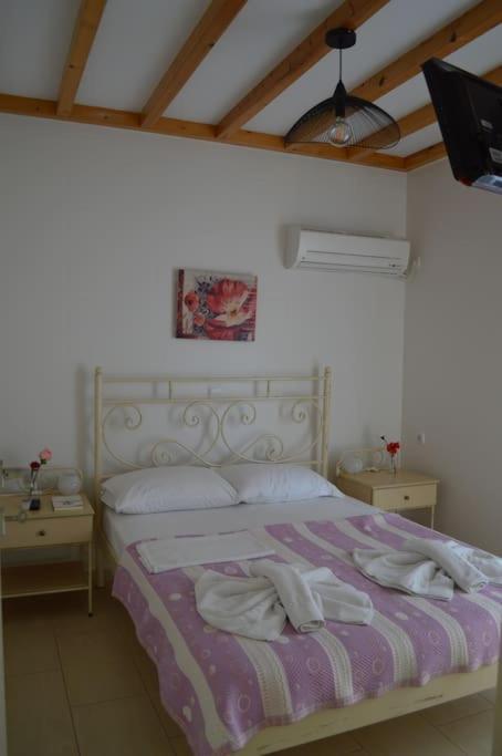 Almiriki Apartment เอลาฟอนนิซอส ภายนอก รูปภาพ